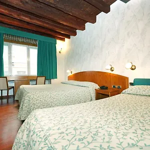 *** Hotel Corot Włochy